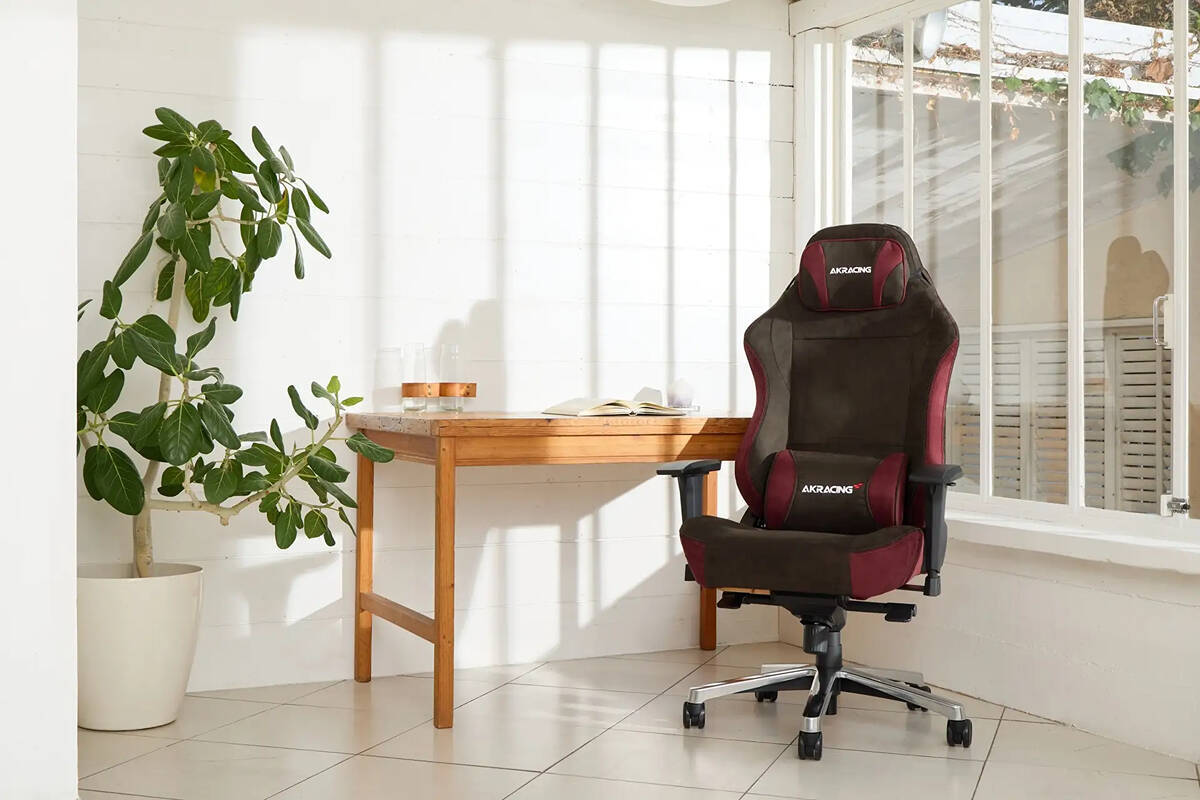 AKRacingからライフスタイルチェア「FAURA」登場！スエード調素材で空間に溶け込む新シリーズ