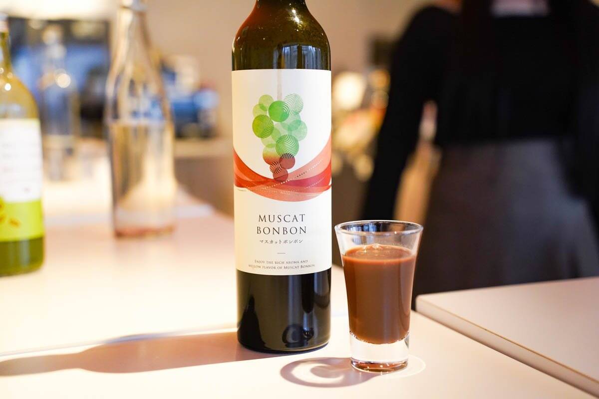 ピンクの金箔入り日本酒「白銀桜」やバレンタインならではのチョコ系リキュールも！？KURAND試飲会レポート