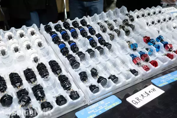 「【EVO Japan 2026】三和電子、碧井工房、Akkoブースレポート！大量のアケコン関連商品に溺れろ」の画像