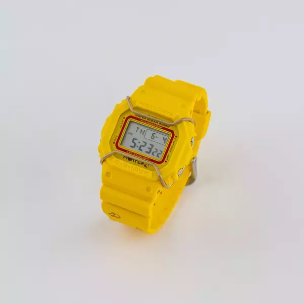 「「MOTHER3」発売20周年を記念して「G-SHOCK」と2年ぶりコラボ！ひまわり畑をイメージさせるイエローのDW-5600」の画像