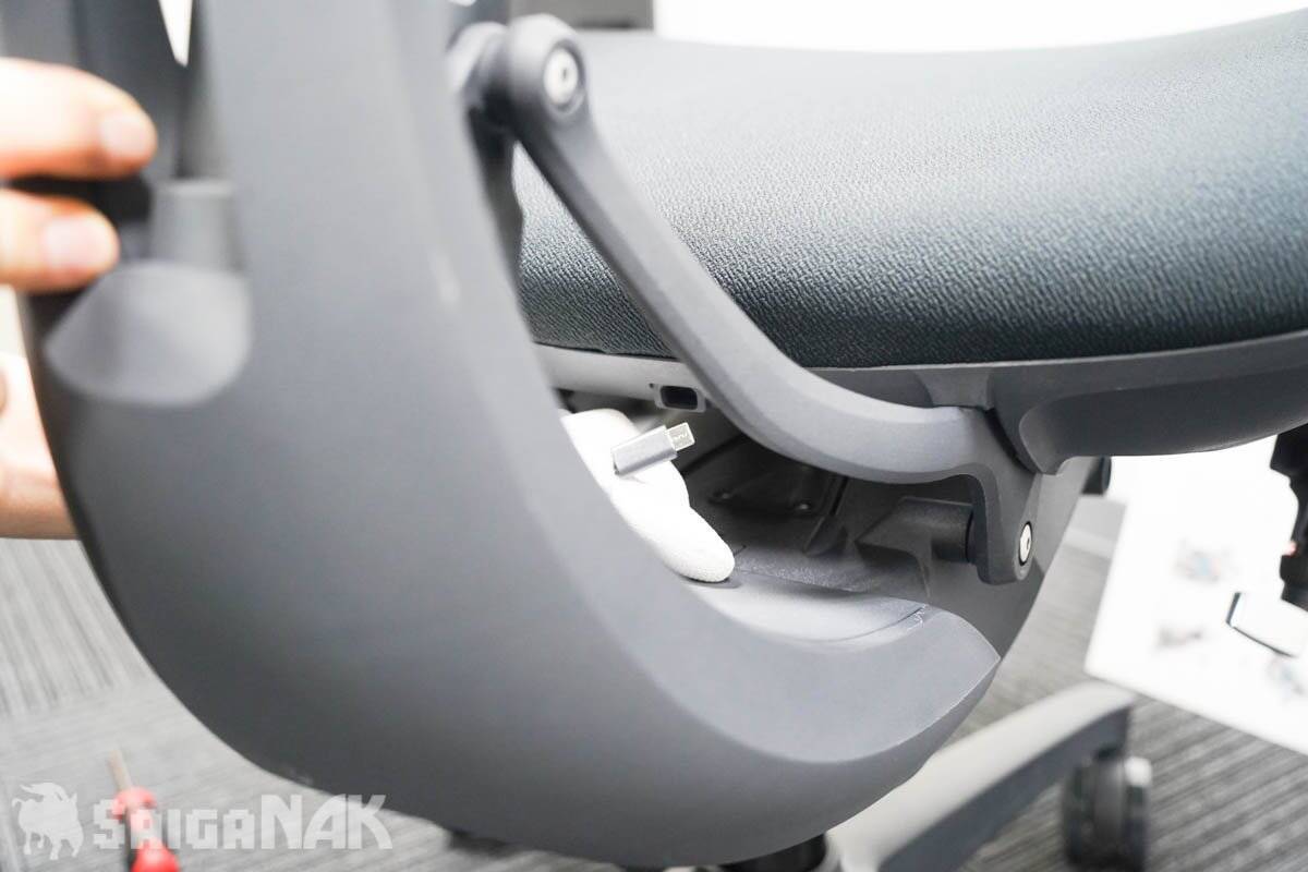 変幻自在のサポートで自動で姿勢を正してくれる！エルゴノミクスチェア「LiberNovo Omni」を開封＆レビュー！