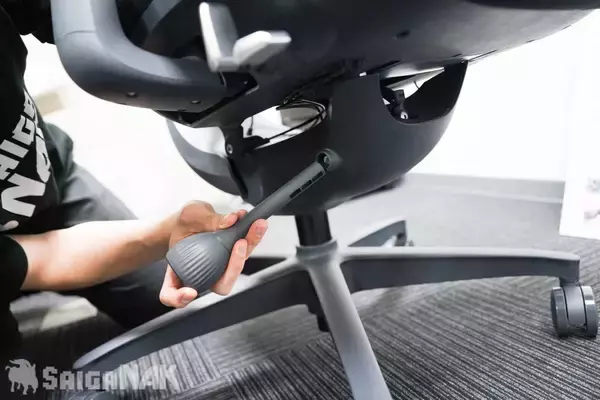 「変幻自在のサポートで自動で姿勢を正してくれる！エルゴノミクスチェア「LiberNovo Omni」を開封＆レビュー！」の画像