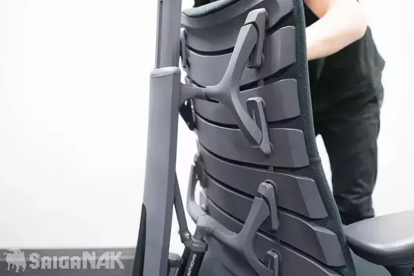 「変幻自在のサポートで自動で姿勢を正してくれる！エルゴノミクスチェア「LiberNovo Omni」を開封＆レビュー！」の画像