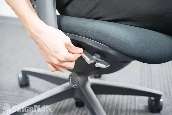 「変幻自在のサポートで自動で姿勢を正してくれる！エルゴノミクスチェア「LiberNovo Omni」を開封＆レビュー！」の画像