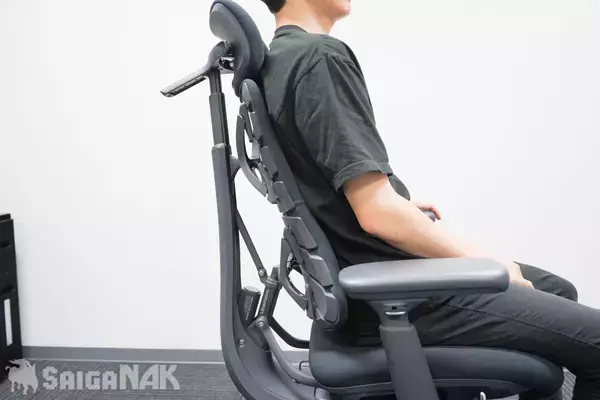 「変幻自在のサポートで自動で姿勢を正してくれる！エルゴノミクスチェア「LiberNovo Omni」を開封＆レビュー！」の画像