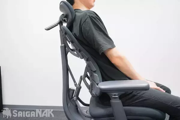 「変幻自在のサポートで自動で姿勢を正してくれる！エルゴノミクスチェア「LiberNovo Omni」を開封＆レビュー！」の画像