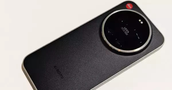 遂にシャオミからライカのスマホが登場！「Xiaomi 17 Ultra」「Leica Leitzphone powered by Xiaomi」をチェック
