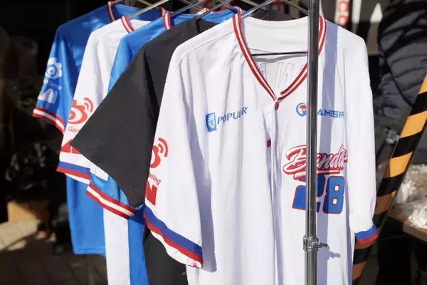 「「CAPCOM CUP 12」がついに開幕！公式グッズやキッチンカーなどを展開している両国国技館屋外ブースレポート！」の画像