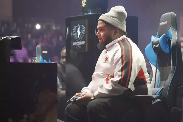 「「CAPCOM CUP 12」がついに開幕！公式グッズやキッチンカーなどを展開している両国国技館屋外ブースレポート！」の画像