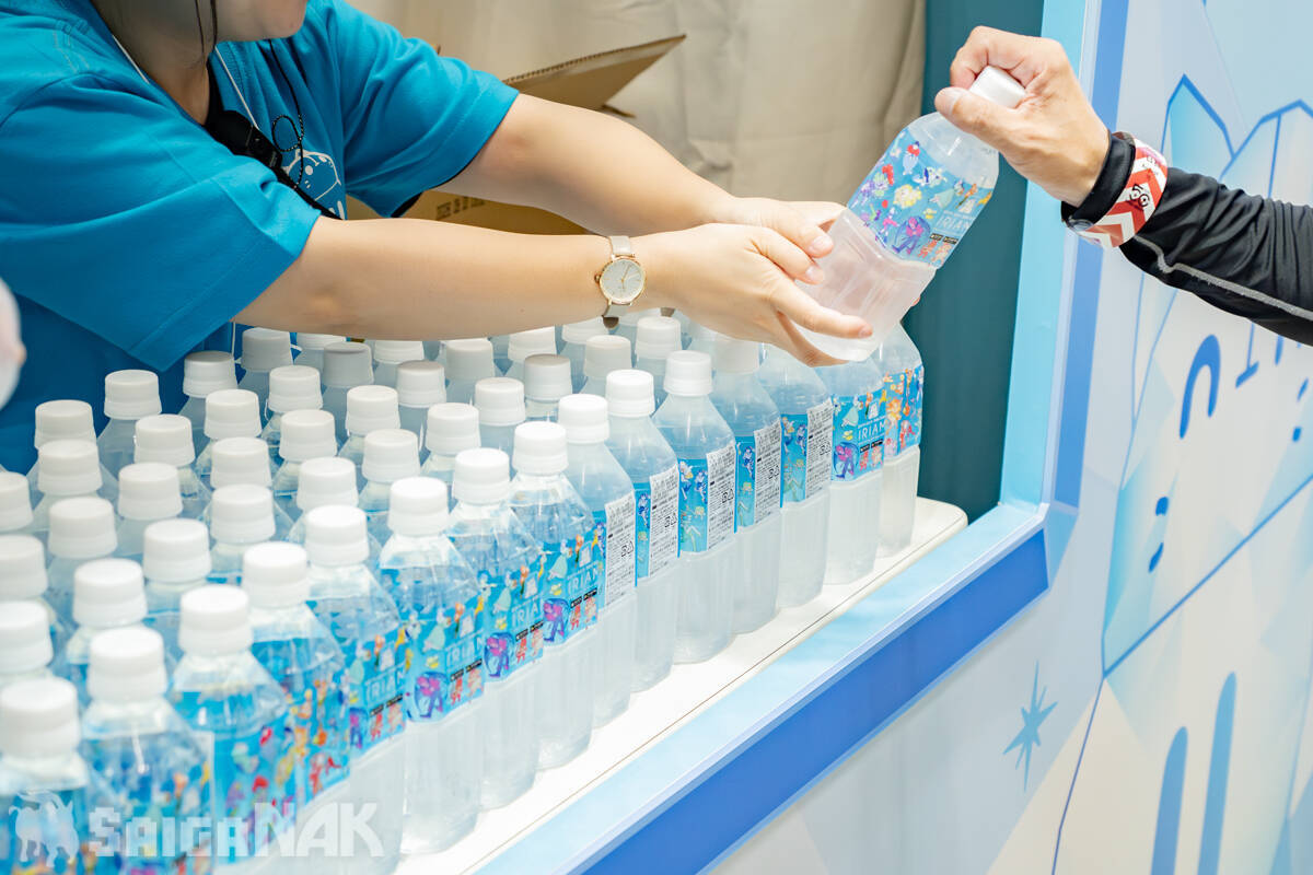 【C108】IRIAMブースレポート！15本の氷柱でコミケ会場のオアシスに