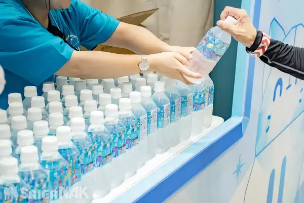 「【C108】IRIAMブースレポート！15本の氷柱でコミケ会場のオアシスに」の画像