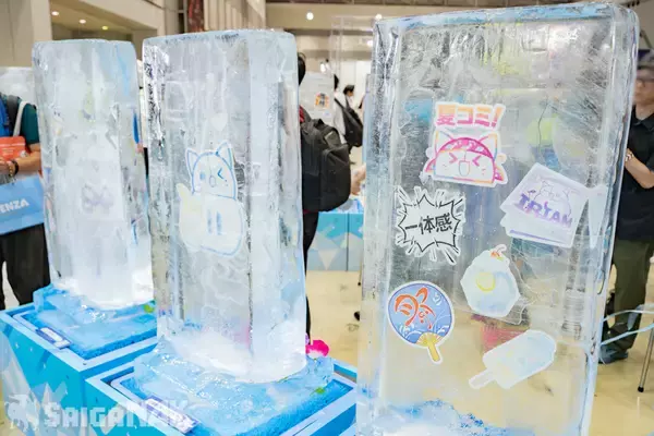 「【C108】IRIAMブースレポート！15本の氷柱でコミケ会場のオアシスに」の画像