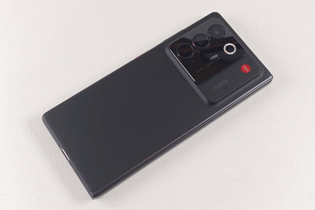 激安折りたたみスマホ登場！実質2万円台でも購入できる「nubia Fold」をレビュー