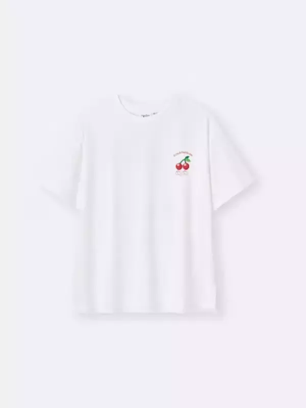 「GUと「星のカービィ」のコラボレーションアイテムが5月1日から発売！リゾート気分あふれるTシャツやラウンジウェアなどラインナップ」の画像