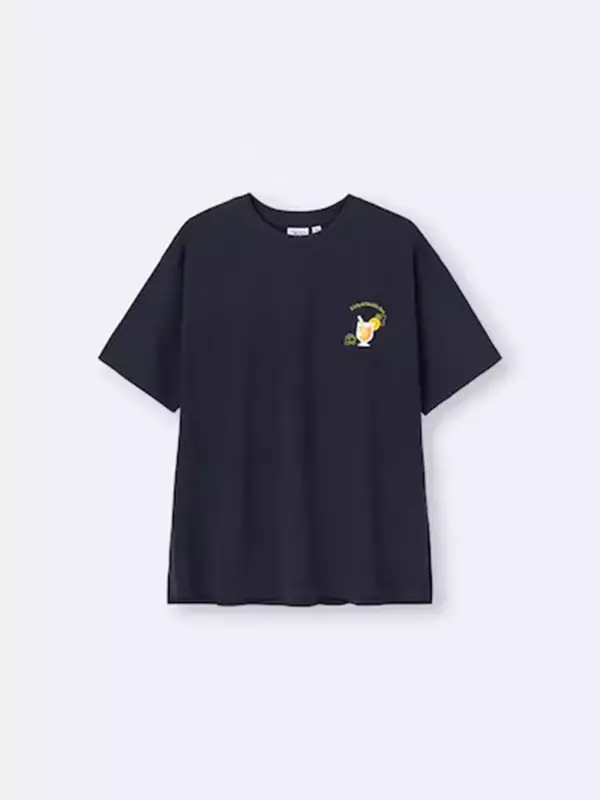 「GUと「星のカービィ」のコラボレーションアイテムが5月1日から発売！リゾート気分あふれるTシャツやラウンジウェアなどラインナップ」の画像