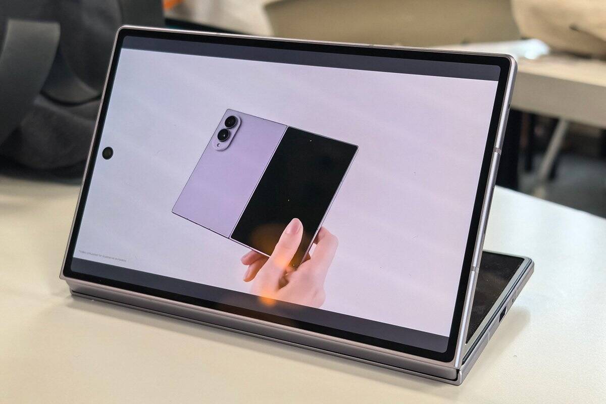 ゲーム用に最適サイズのスマホが出た！サムスン「Galaxy Z Fold8」をチェック