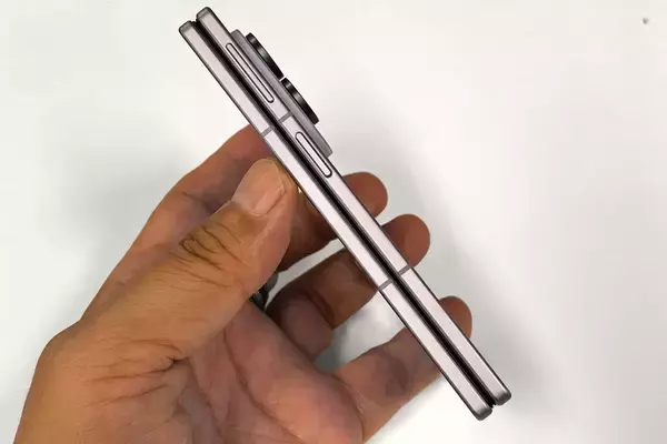 「ゲーム用に最適サイズのスマホが出た！サムスン「Galaxy Z Fold8」をチェック」の画像