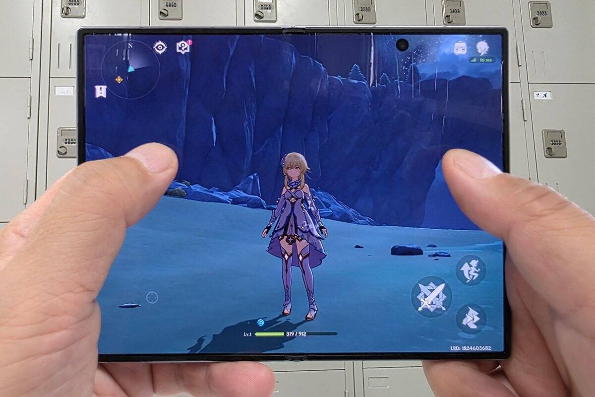 ゲーム用に最適サイズのスマホが出た！サムスン「Galaxy Z Fold8」をチェック