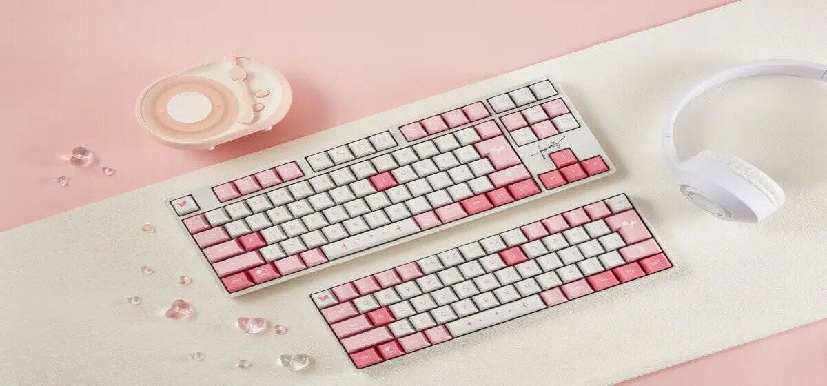 大人気VTuber「KizunaAI」のコラボゲーミングキーボードが予約開始！"アイちゃんのいる日常"を手に入れよう