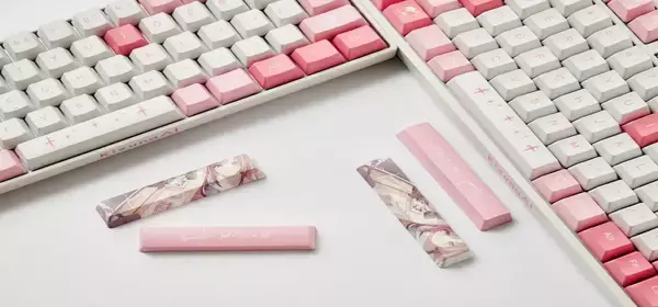「大人気VTuber「KizunaAI」のコラボゲーミングキーボードが予約開始！"アイちゃんのいる日常"を手に入れよう」の画像