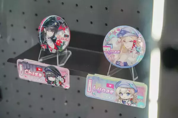 「【TGS2026】鳴潮ブースをフォトレポート！様々なグッズやスタンディパネル、コスプレイヤーも！」の画像