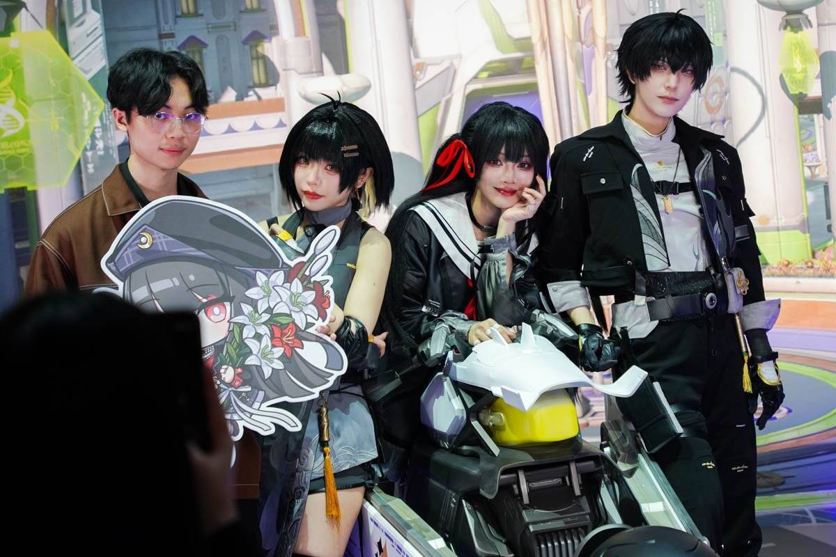 【TGS2026】鳴潮ブースをフォトレポート！様々なグッズやスタンディパネル、コスプレイヤーも！