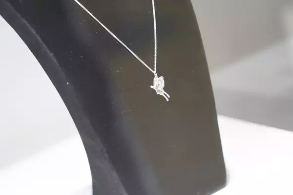 「【コミケ107】企業ブースフォトレポート「ビジュアルアーツ」「ブラウンダスト2」」の画像