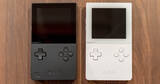 「ゲームボーイやゲームボーイカラーなどに対応している「Analogue Pocket」の開封式！別売りアダプターでゲームギアやネオジオポケットもプレイ可能」の画像1