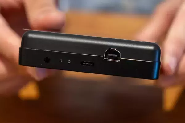 「ゲームボーイやゲームボーイカラーなどに対応している「Analogue Pocket」の開封式！別売りアダプターでゲームギアやネオジオポケットもプレイ可能」の画像