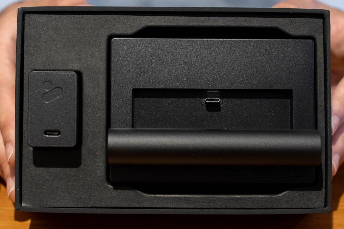 ゲームボーイやゲームボーイカラーなどに対応している「Analogue Pocket」の開封式！別売りアダプターでゲームギアやネオジオポケットもプレイ可能