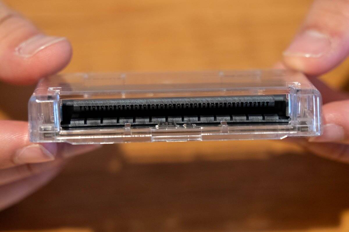ゲームボーイやゲームボーイカラーなどに対応している「Analogue Pocket」の開封式！別売りアダプターでゲームギアやネオジオポケットもプレイ可能