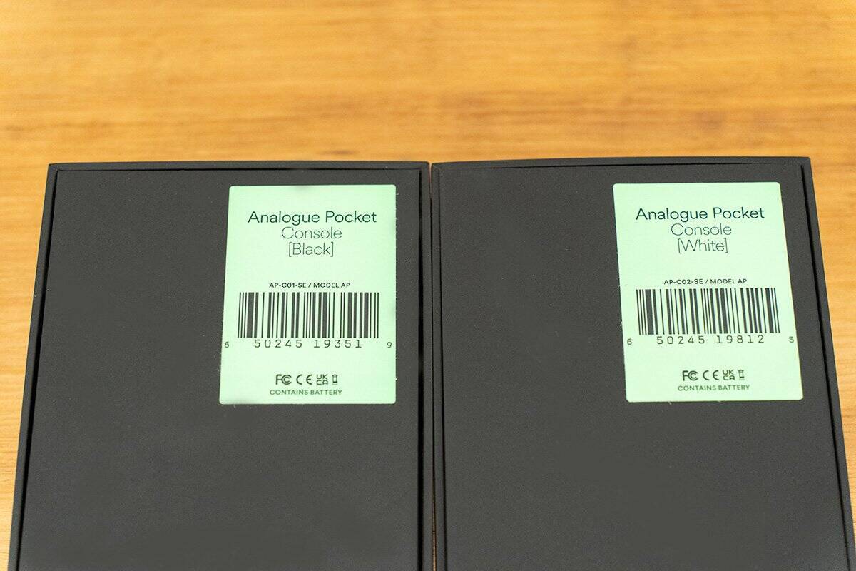ゲームボーイやゲームボーイカラーなどに対応している「Analogue Pocket」の開封式！別売りアダプターでゲームギアやネオジオポケットもプレイ可能
