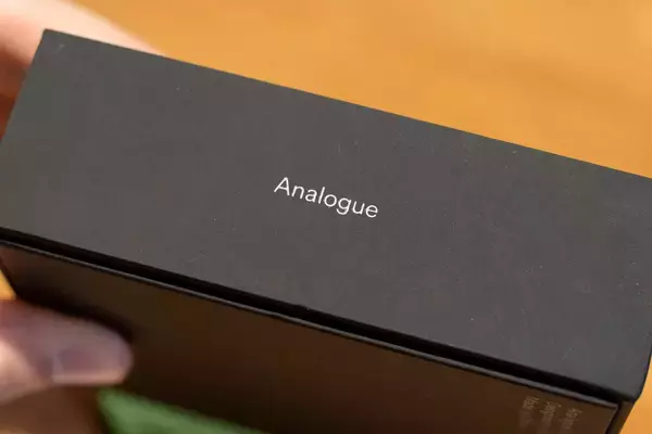 「ゲームボーイやゲームボーイカラーなどに対応している「Analogue Pocket」の開封式！別売りアダプターでゲームギアやネオジオポケットもプレイ可能」の画像