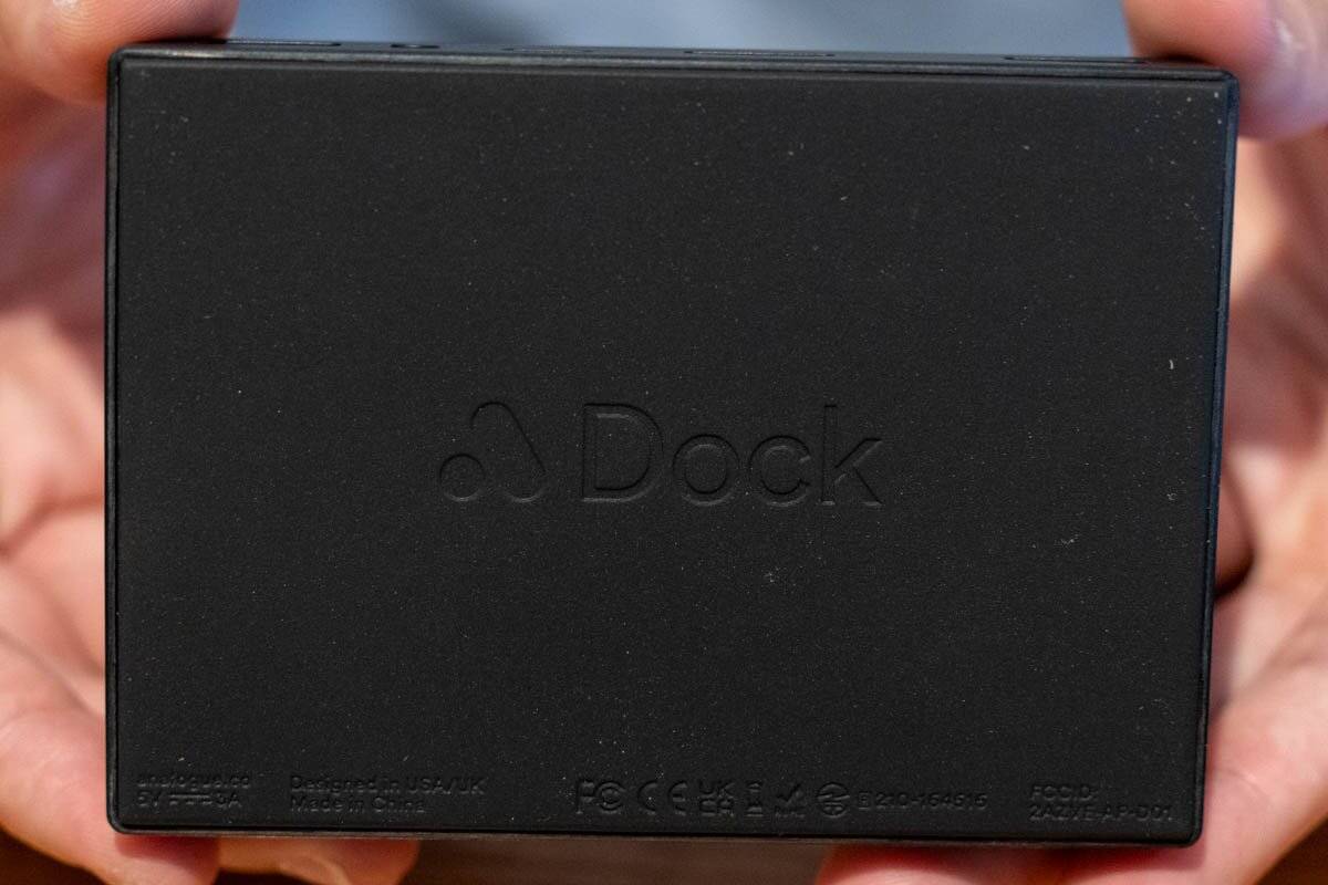 ゲームボーイやゲームボーイカラーなどに対応している「Analogue Pocket」の開封式！別売りアダプターでゲームギアやネオジオポケットもプレイ可能