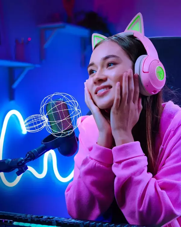 「新型USBマイク「Razer Seiren V3 Chroma 32-Bit DSP」が発表！32ビットDSPとAI音声処理でプロレベルの音声を実現」の画像