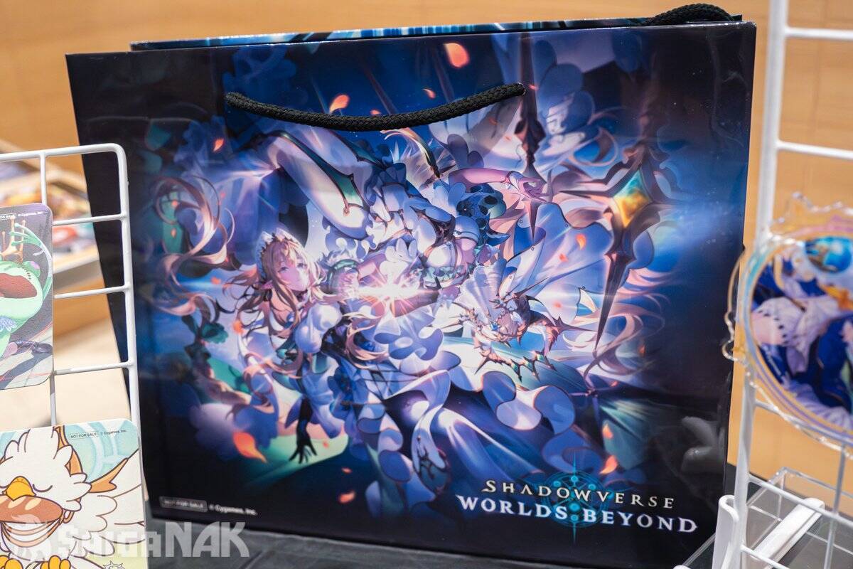 「Shadowverse: Worlds Beyond」× and GALLERY コラボカフェレポート！オリジナルグッズや豪華ノベルティも