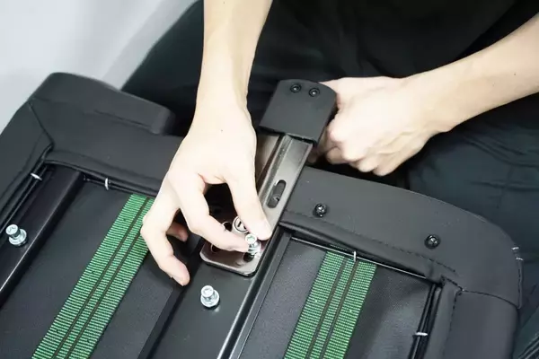 「イギリス発の紳士なゲーミングチェア「Boulies Master Rex」をレビュー！リクライニングとオットマンで“寝れます”」の画像