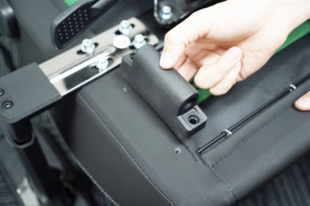 イギリス発の紳士なゲーミングチェア「Boulies Master Rex」をレビュー！リクライニングとオットマンで“寝れます”