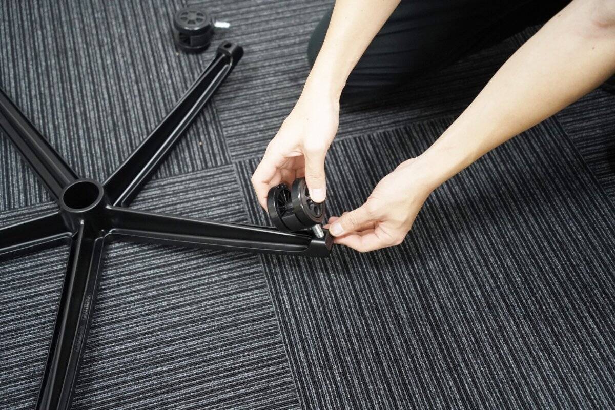 イギリス発の紳士なゲーミングチェア「Boulies Master Rex」をレビュー！リクライニングとオットマンで“寝れます”