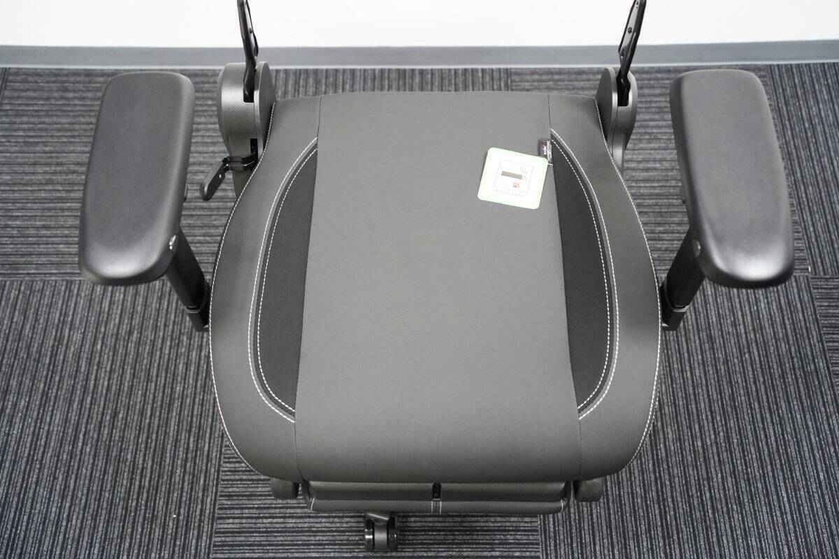 イギリス発の紳士なゲーミングチェア「Boulies Master Rex」をレビュー！リクライニングとオットマンで“寝れます”