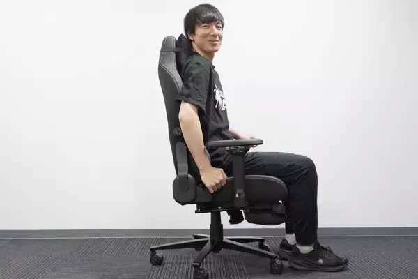 「イギリス発の紳士なゲーミングチェア「Boulies Master Rex」をレビュー！リクライニングとオットマンで“寝れます”」の画像