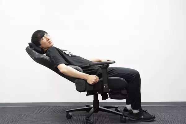 「イギリス発の紳士なゲーミングチェア「Boulies Master Rex」をレビュー！リクライニングとオットマンで“寝れます”」の画像