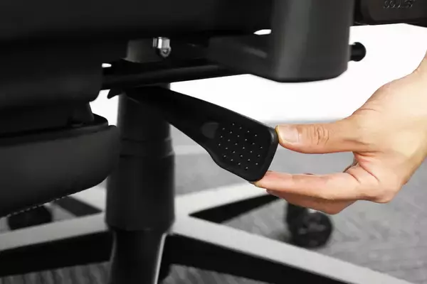 「イギリス発の紳士なゲーミングチェア「Boulies Master Rex」をレビュー！リクライニングとオットマンで“寝れます”」の画像