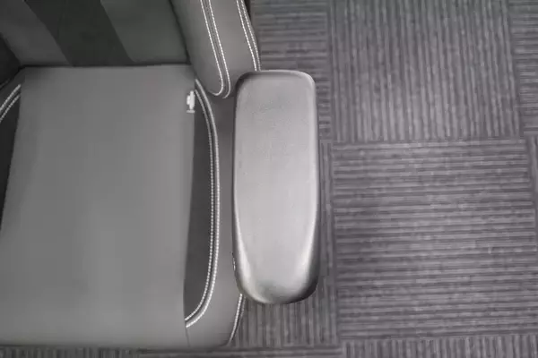 「イギリス発の紳士なゲーミングチェア「Boulies Master Rex」をレビュー！リクライニングとオットマンで“寝れます”」の画像