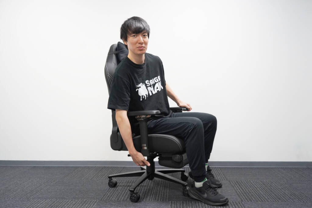 イギリス発の紳士なゲーミングチェア「Boulies Master Rex」をレビュー！リクライニングとオットマンで“寝れます”