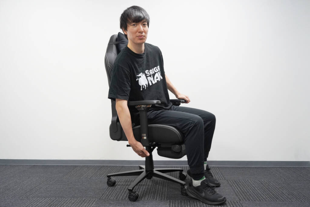 イギリス発の紳士なゲーミングチェア「Boulies Master Rex」をレビュー！リクライニングとオットマンで“寝れます”