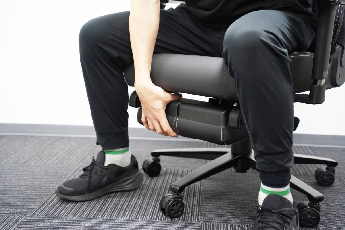 イギリス発の紳士なゲーミングチェア「Boulies Master Rex」をレビュー！リクライニングとオットマンで“寝れます”