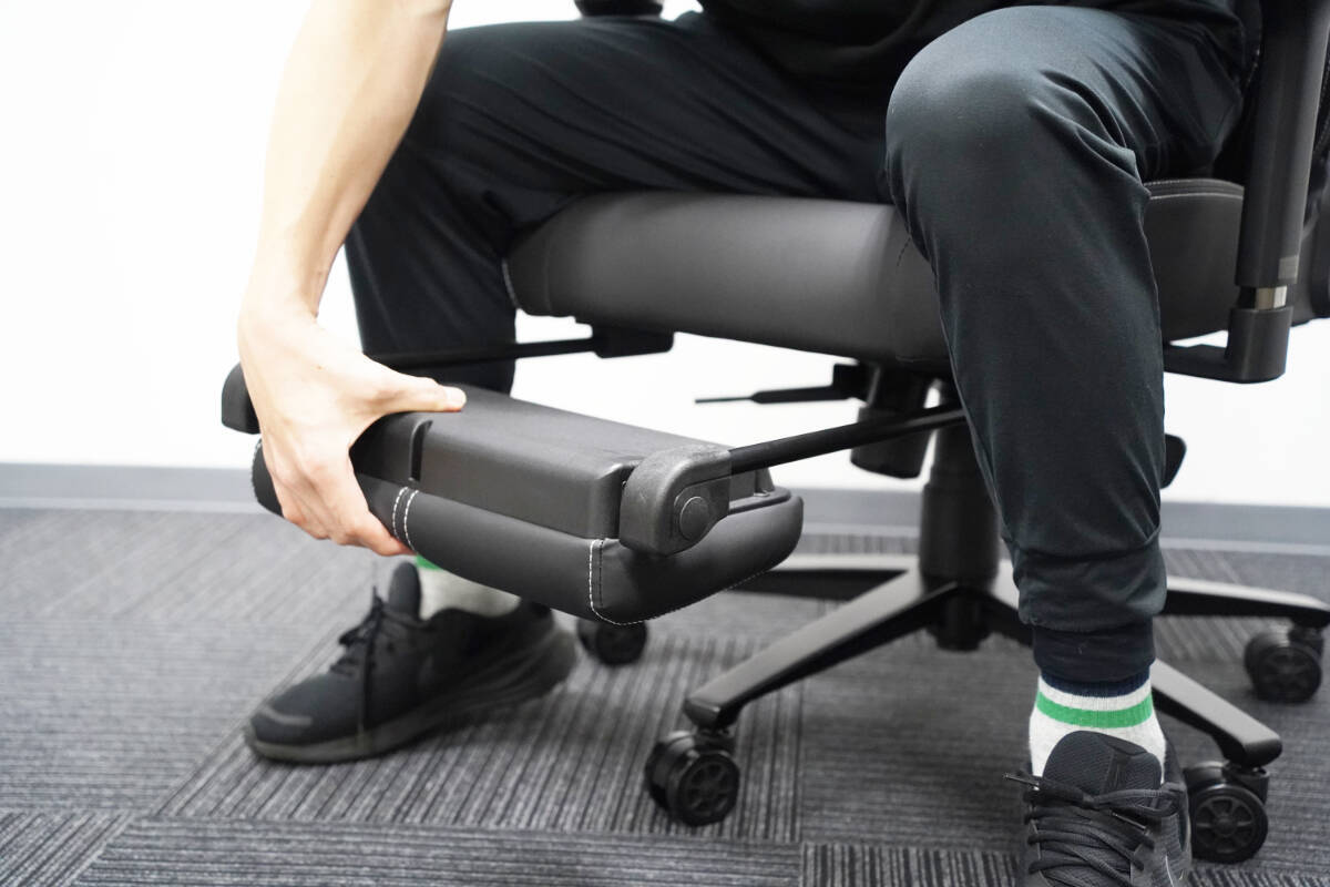 イギリス発の紳士なゲーミングチェア「Boulies Master Rex」をレビュー！リクライニングとオットマンで“寝れます”