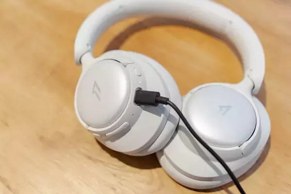 「90時間の長時間バッテリーにハイレゾ、LDACにも対応！ワイヤレスヘッドホン「1MORE SonoFlow SE HQ31」をレビュー！」の画像