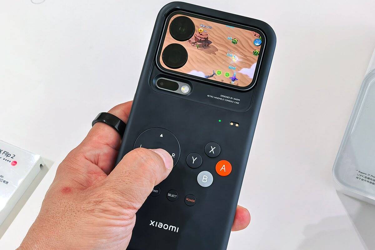 スマホの背面がゲーム機に！？シャオミの「Xiaomi 17 Pro Max」レトロゲーム機風ケースをチェック！